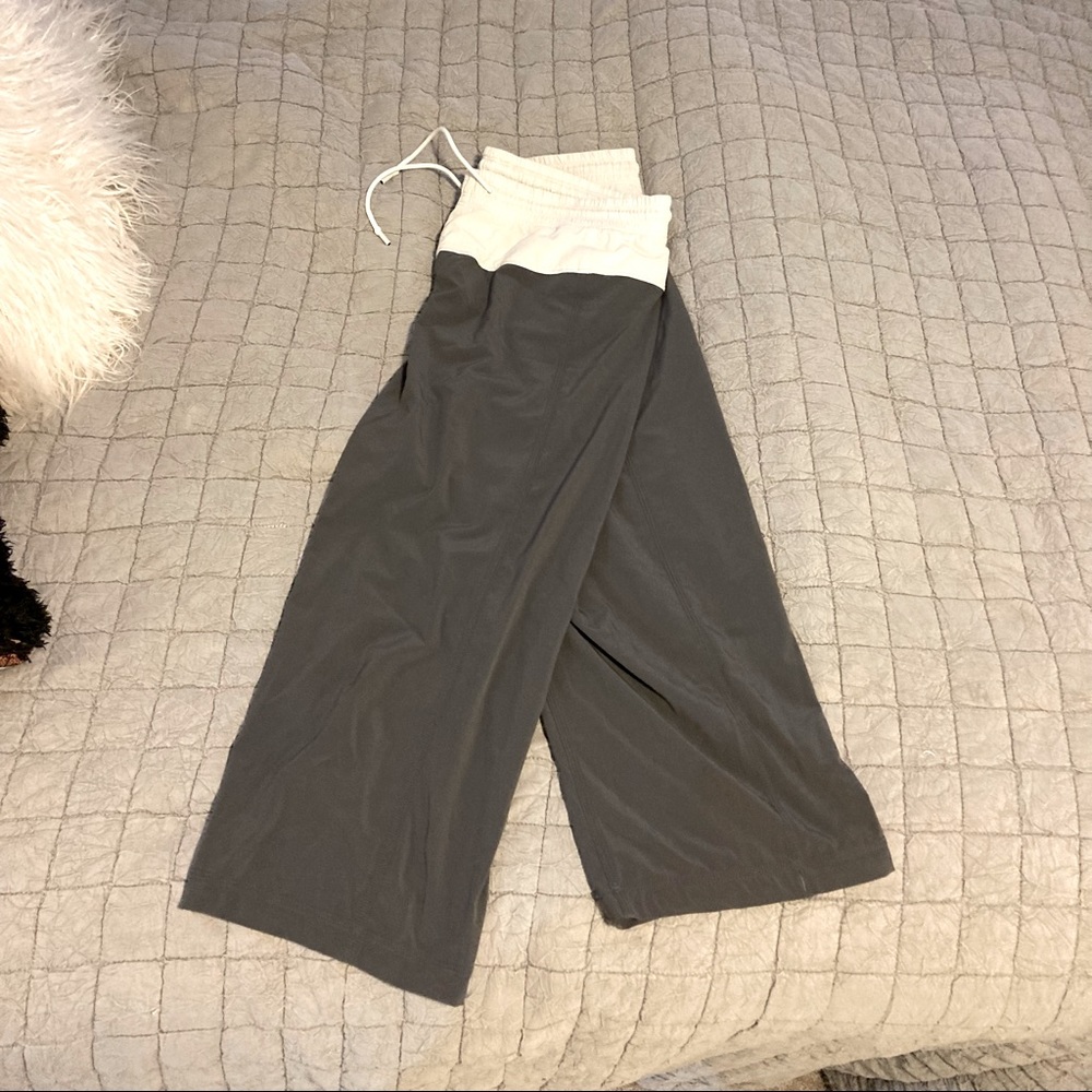 Lululemon Capri cinch pants